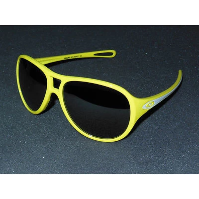 Nuevas gafas de sol Oakley Twentysix,2 girasol/negro iridio 26 Twentysix amarillo Foto 1 de 4
