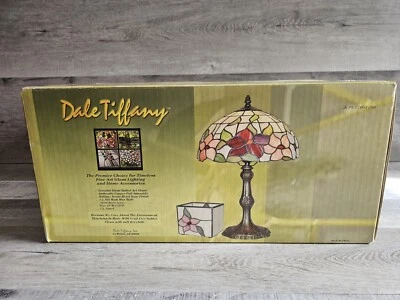 Nueva lámpara de mesa Dale Tiffany JCP7701700 peonía floral pétalos Tiffany latón y tejido Foto 1 de 4