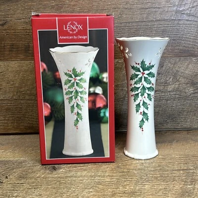 Jarrón Lenox Holiday Dimension Collection 8” acebo perforado #800831 - NUEVO Foto 1 de 4
