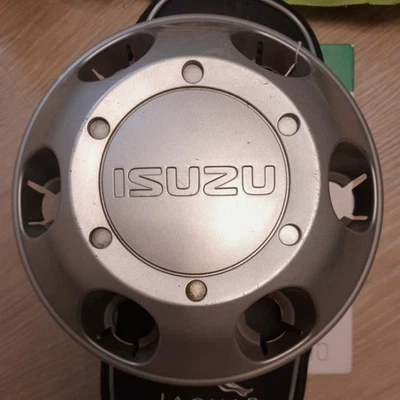  ISUZU DMAX 2.5 TD HUB CAP  ( 1 piece) - Image 1 of 4