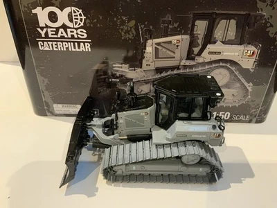 Diecast Masters 100th Cat D6 XE LGP Track-Type Tractor Bulldozer 1:50 Scale - Image 1 of 4