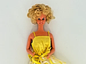 Pretty Changes Barbie Doll - Picture 1 of 9