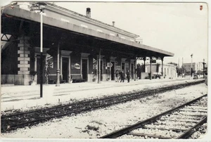 2594 CAMPOBASSO LARINO STAZIONE FERROVIARIA - ANGOLO MANCANTE FRANCOBOLLO ASPORT - Picture 1 of 1