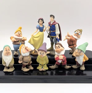 Snow White and the Seven Dwarfs Mini Figures Set of 9 Choco Egg Tomy Used - Picture 1 of 13