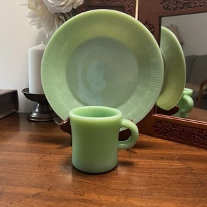 Vintage Jadeite Anchor Hocking Fire King C handle coffee mug heavy&Dinner Plate - Picture 1 of 15