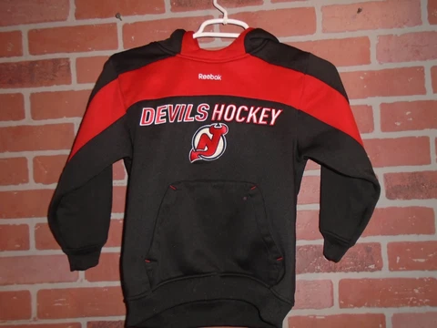 NEW JERSEY DEVILS BOYS HOODIE SWEATSHIRT SIZE SMALL SIZE 8 BY REEBOK Cover