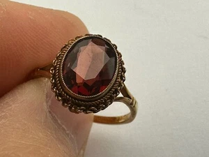 9 Karat 0,375 Gelbgold Rot Stein gesteinter Ladieierring Größe UK ""S"" 1/2 weltweit erhältlich - Bild 1 von 14