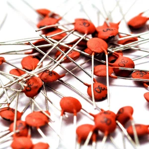 Ceramic Disc Capacitor 50V 5NF 5.6NF 6.8NF 10NF15NF22NF 502/562/682/103/223 - Picture 1 of 1