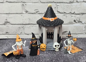 2023 Target Bullseye 4 Stück Halloween Mantel Mini Dorf Pavillon Hexe Skelett NEU - Bild 1 von 2