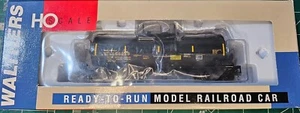 932-7201 Walthers UTLX 16K Tank Car - Picture 1 of 6