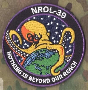 USA-247 NROL-39 TOPACIO RADAR Tsukiko Tsutsukakushi vêlkrö PARCHE (visto Daily Show) - Imagen 1 de 13