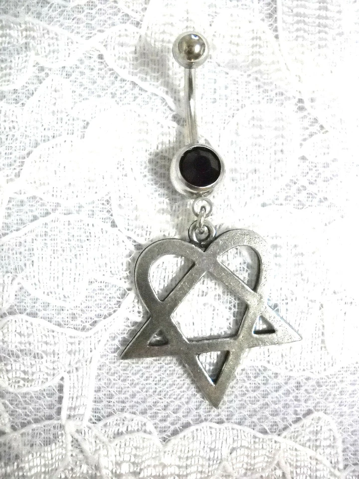 Pingente de estanho Heartagrama coração pentagrama em 14g preto CZ anel barriga barbela - Imagem 1 de 1
