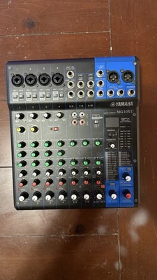 Consola de mezcla estéreo USB de 10 canales Yamaha MG10XU Foto 1 de 2
