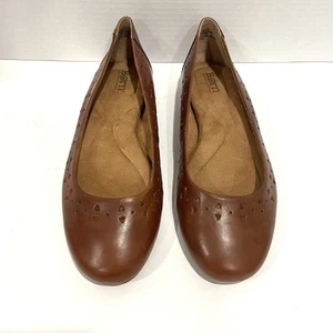 Born Women’s Brown Leather Ballet Flats Lazer Cut Slip On Comfort Sz 9 - Picture 1 of 10