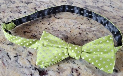 Pajarita de lunares verde ajustable 14,5"–20" cuello 100 % seda hecha a mano Foto 1 de 4