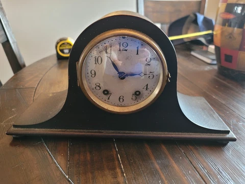 Seth Thomas Camelback Mantel Clock (Small) Cover
