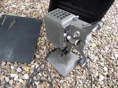 Cine film projector KODASCOPE Eight 46 - 8mm original black wooden case SPARES - Image 1 of 4