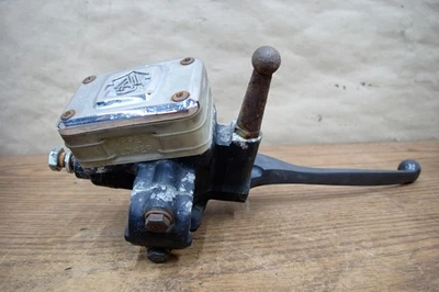 Honda Goldwing GL1100I 1981 freno de mano derecha cilindro maestro para piezas o reparación Foto 1 de 4