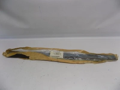 New OEM 2001 2002 Lincoln Navigator Right Door Window Weatherstrip Seal Genuine - Image 1 of 3