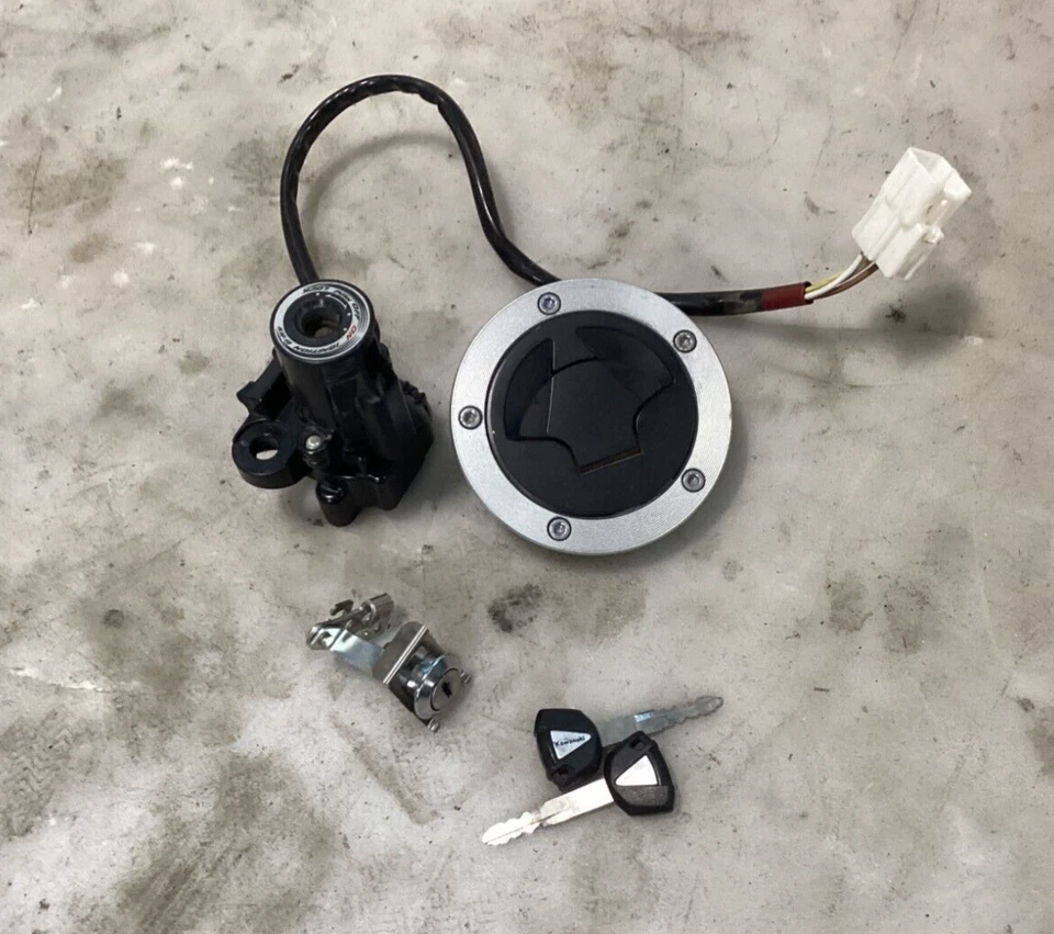 12-23 KAWASAKI NINJA ZX14 ZX14R Ignition Lock Set 2-Key Latch Trunk Tank Cap OEM - Image 1 of 1
