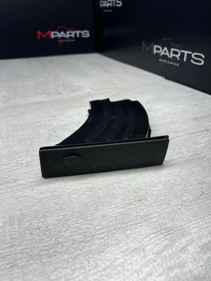 BMW E60 528 535 550 M5 Front Left Driver Side Dashboard Cup Holder 7034132 OEM - Imagem 1 de 4