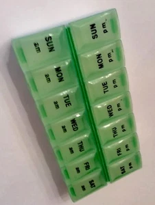 Caja de píldoras compartimental grande 7 días organizador de almacenamiento de medicamentos estuche contenedor AM PM - Imagen 1 de 4