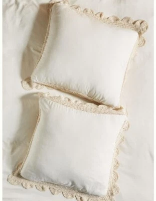 Crema Anthropologie Tranquility mezcla de lino Euro Sham D20 Foto 1 de 3