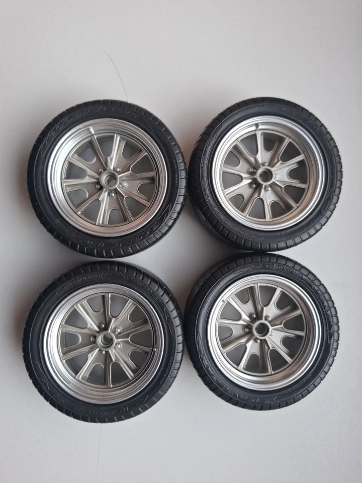 FORD MUSTANG ORIGINAL WHEEL  1/8 DEAGOSTINI - Image 1 of 3