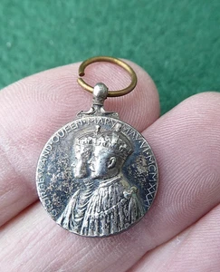 KING GEORGE V AND QUEEN MARY 1910-1935 SILVER JUBILEE MINIATURE MEDAL - Bild 1 von 2