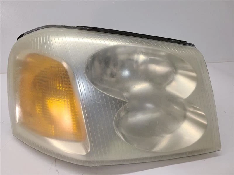 GMC ENVOY XL 2002-2009 Passenger Right Headlight 15866070 - Image 1 of 4