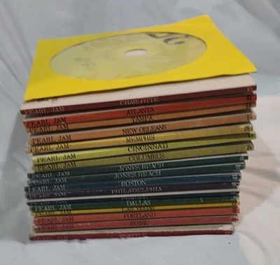Pearl Jam 2000 LIVE Tour Bootleg CD Album Lot 18 Shows 36 CDs Read Description  - Imagem 1 de 4