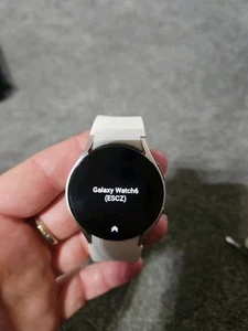 samsung galaxy watch 6 active 2 40mm silver - LIKE NEW - Picture 1 of 5