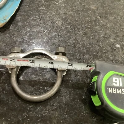 Abrazadera de escape cuadrada Fomoco bloque 2 1/4 muy rara Mustang Foto 1 de 4