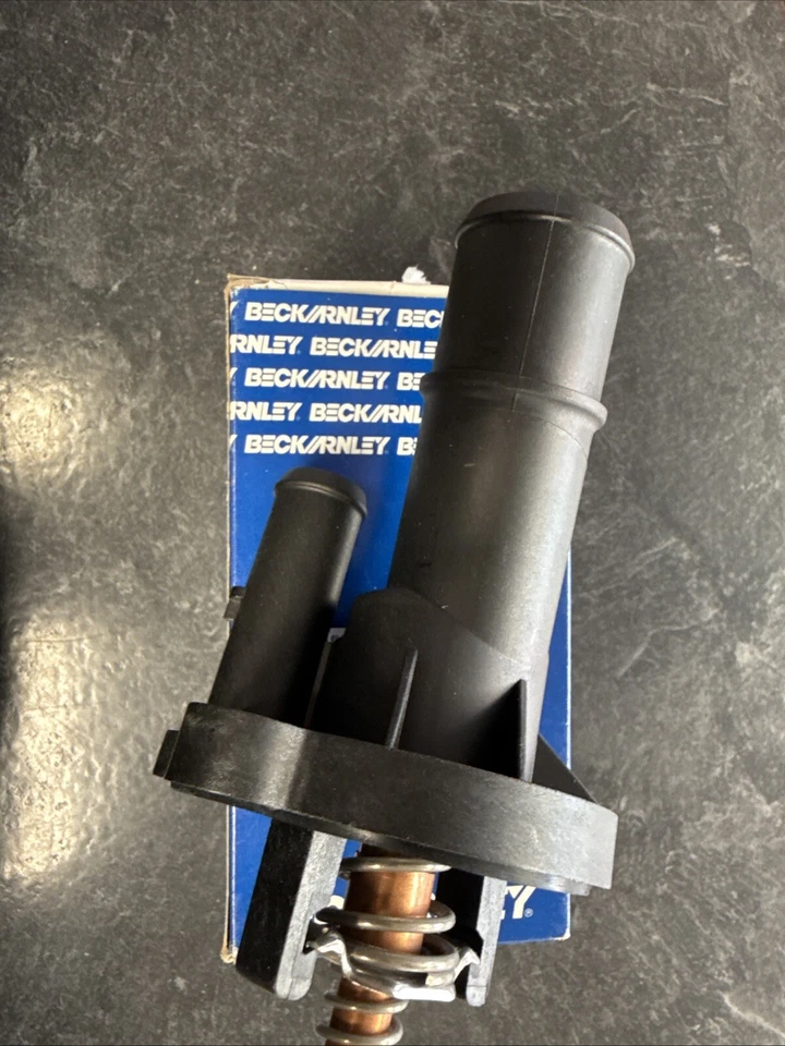 Termostato Beck Arnley 143-0838 com carcaça para 04-15 Mazda 3 5 MX-5 Miata - Imagem 1 de 1
