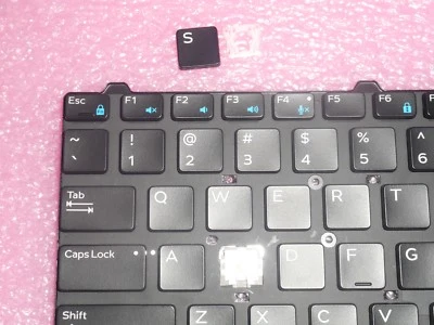 SINGLE KEY CAP+PLASTIC CLIP FOR Precision 7710 from 383D7 MODEL SN7232BL - Image 1 of 3
