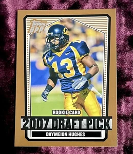 Maglietta Daymeion Hughes 2007 Topps Draft Pick RC oro nuova di zecca Cal Rookie Crenshaw SP - Foto 1 di 4