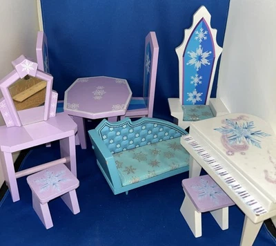 Lote de 9 muebles de madera para casa de muñecas castillo de hielo congelado KidKraft tocador piano trono Foto 1 de 4
