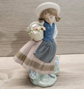 Vintage Lladro "Sweet Scent" Porcelain Figurine 5221 Excellent Condition - Picture 1 of 9