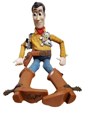 Boneca Disney Pixar Thinkway Toy Story Woody Pull String vintage 15” NÃO FUNCIONA FALHAS - Imagem 1 de 4