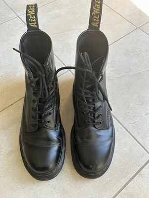 Botas con cordones Dr. Martens 1460 originales de cuero liso para mujer - negras, talla 9 Foto 1 de 4