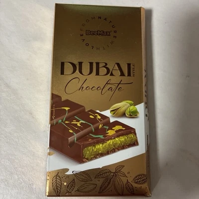 Barra de chocolate BeeMax Dubai 7,5 oz con cacao premium, crema de pistacho y Kadayif Foto 1 de 2