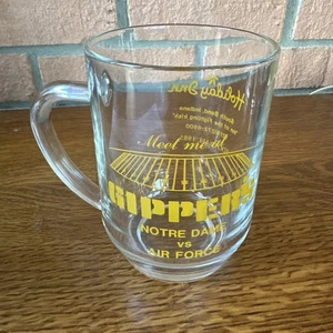 Tazza birra vetro Notre Dame Football vs Air Force 1985 GIPPERS Lounge Holiday Inn - Foto 1 di 21