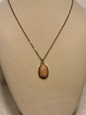 Colgante y collar para mujer de cuarzo rosa de acero inoxidable chapado en oro de 18k Foto 1 de 4