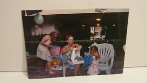 2005 VINTAGE FOUND PHOTOGRAPH COLOR ART PHOTO YOUNG GIRLS OUTSIDE BIRTHDAY PARTY - Picture 1 of 4
