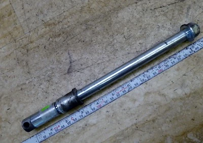 1985 川崎 454 LTD EN450 K447-2。 前轮轴螺栓 — 第 1/4 张图片