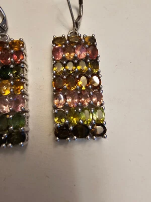 Pendientes naturales con palanca de turmalina en platino sobre esterlina Foto 1 de 4