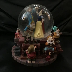 Disney Snow White & 7 Dwarfs Musical Figurines Snowglobe - Picture 1 of 6