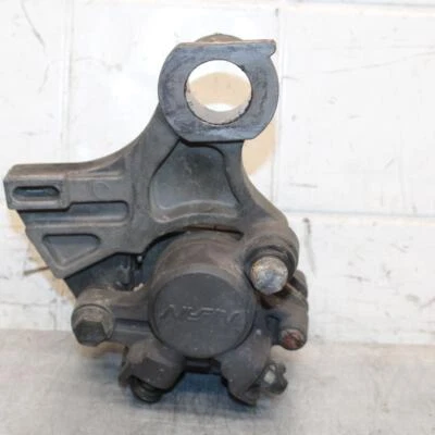 2005 Yamaha YZF R6 REAR BRAKE CALIPER W MOUNT BRACKET 5SL-2580W-00-00 BB62 Foto 1 de 4