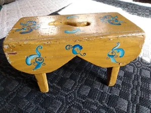 Antique Primitive Mustard Painted Rosemaled Wood Wooden Foot Stool Cricket Bench - Picture 1 of 16