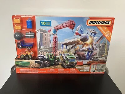 NEW MATCHBOX DOWNTOWN DEMOLITION PLAY SET - Image 1 of 4